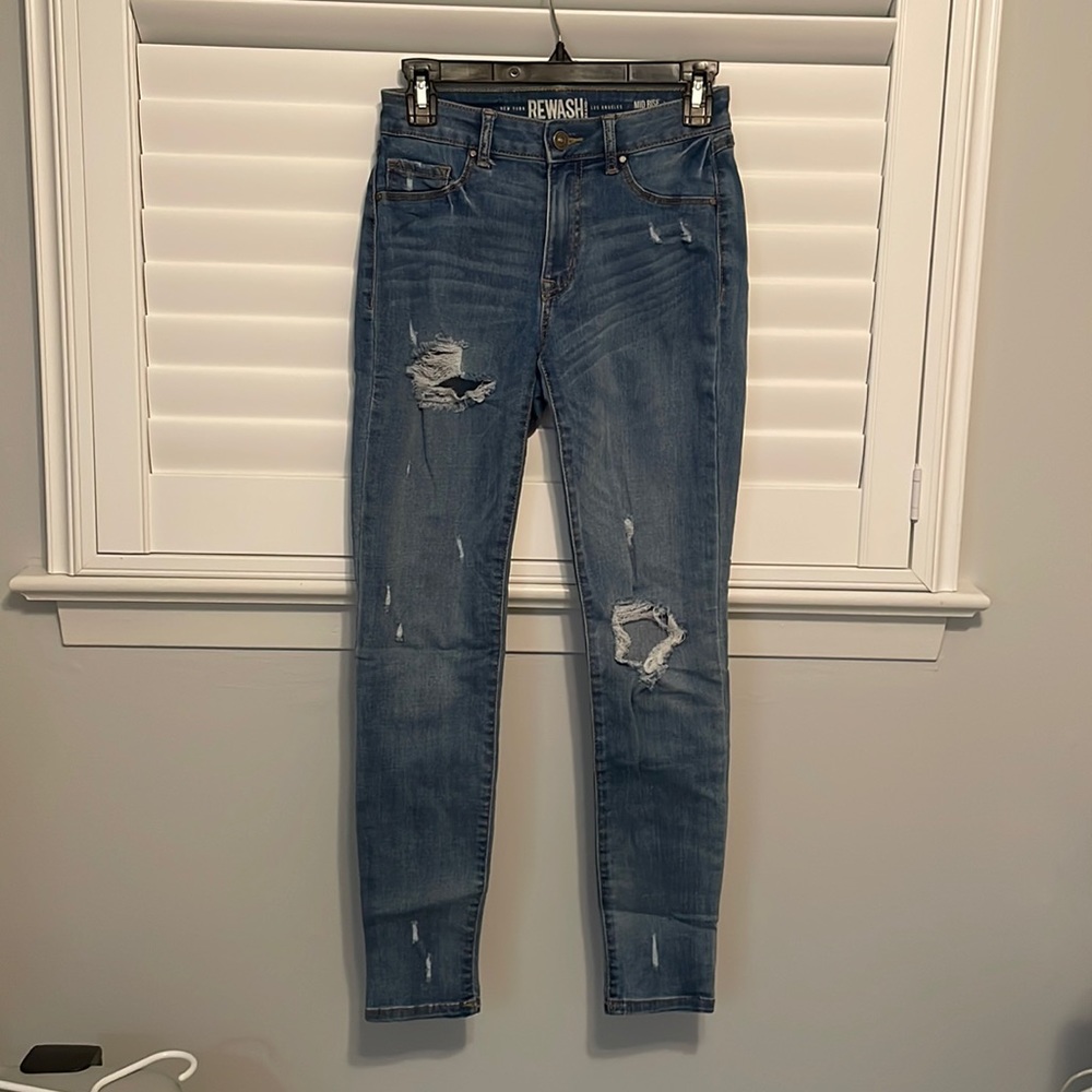 NY REWASH BRAND Mid-Rise jeans!